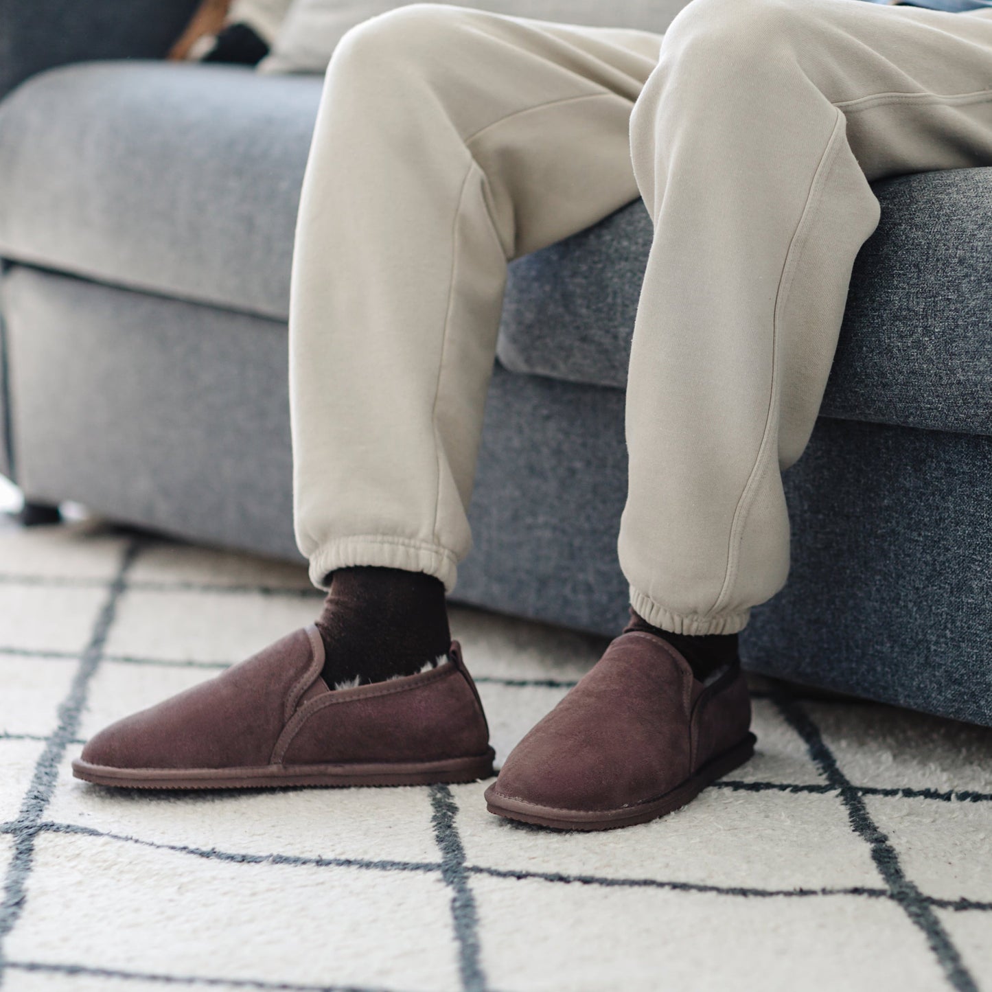 Men's Avi Sheepskin Turn Slipper - Truffle