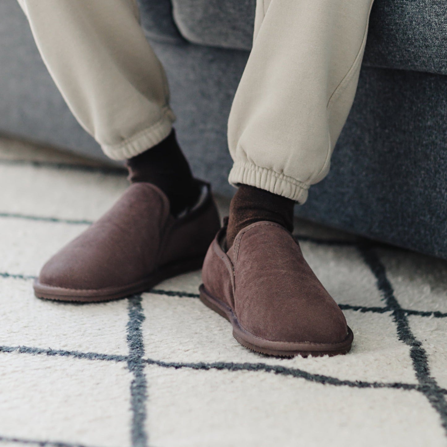 Men's Avi Sheepskin Turn Slipper - Truffle