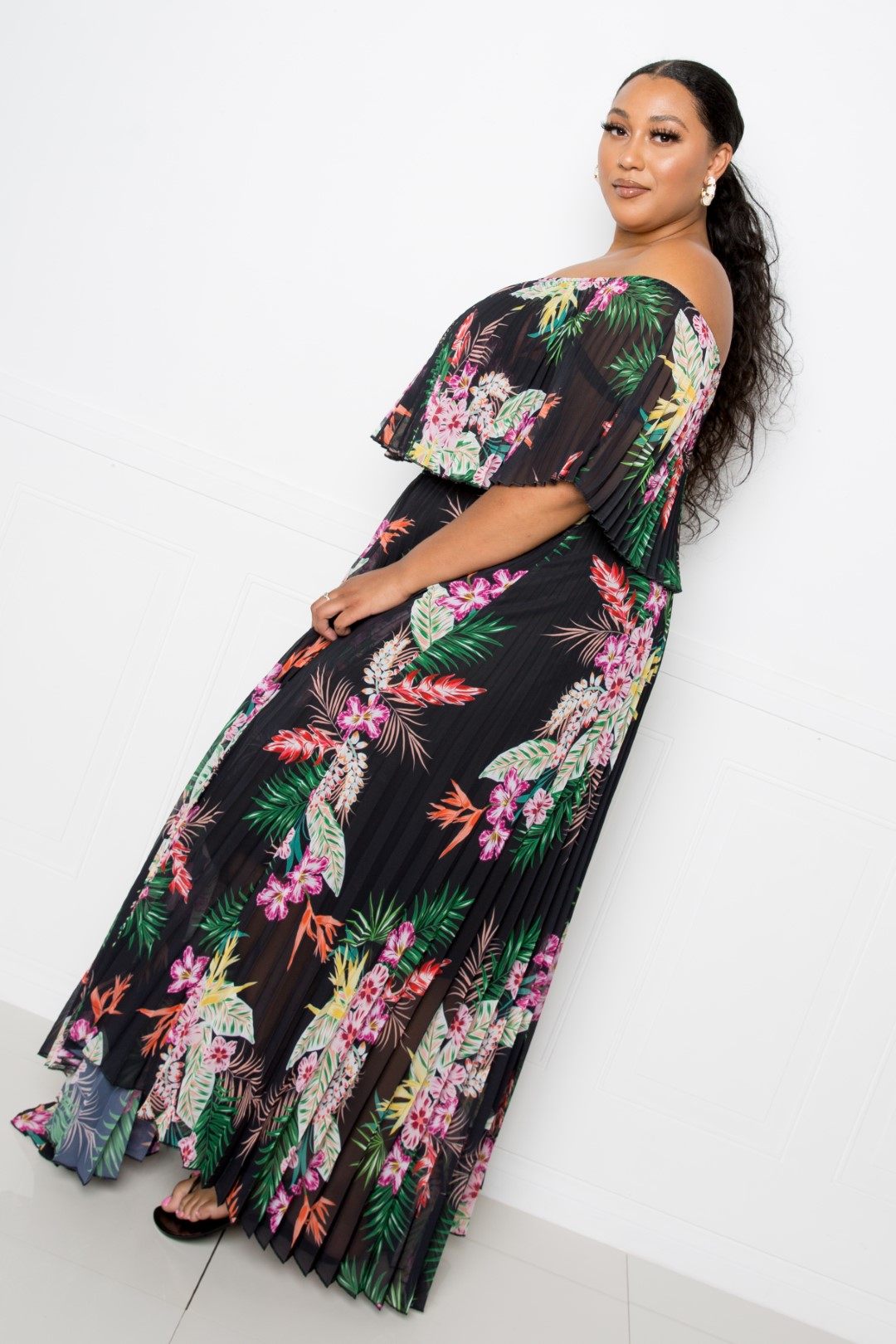 Women's Tropical Printed Off Shoulder Pleated Plus Maxi Dress (2X Only)