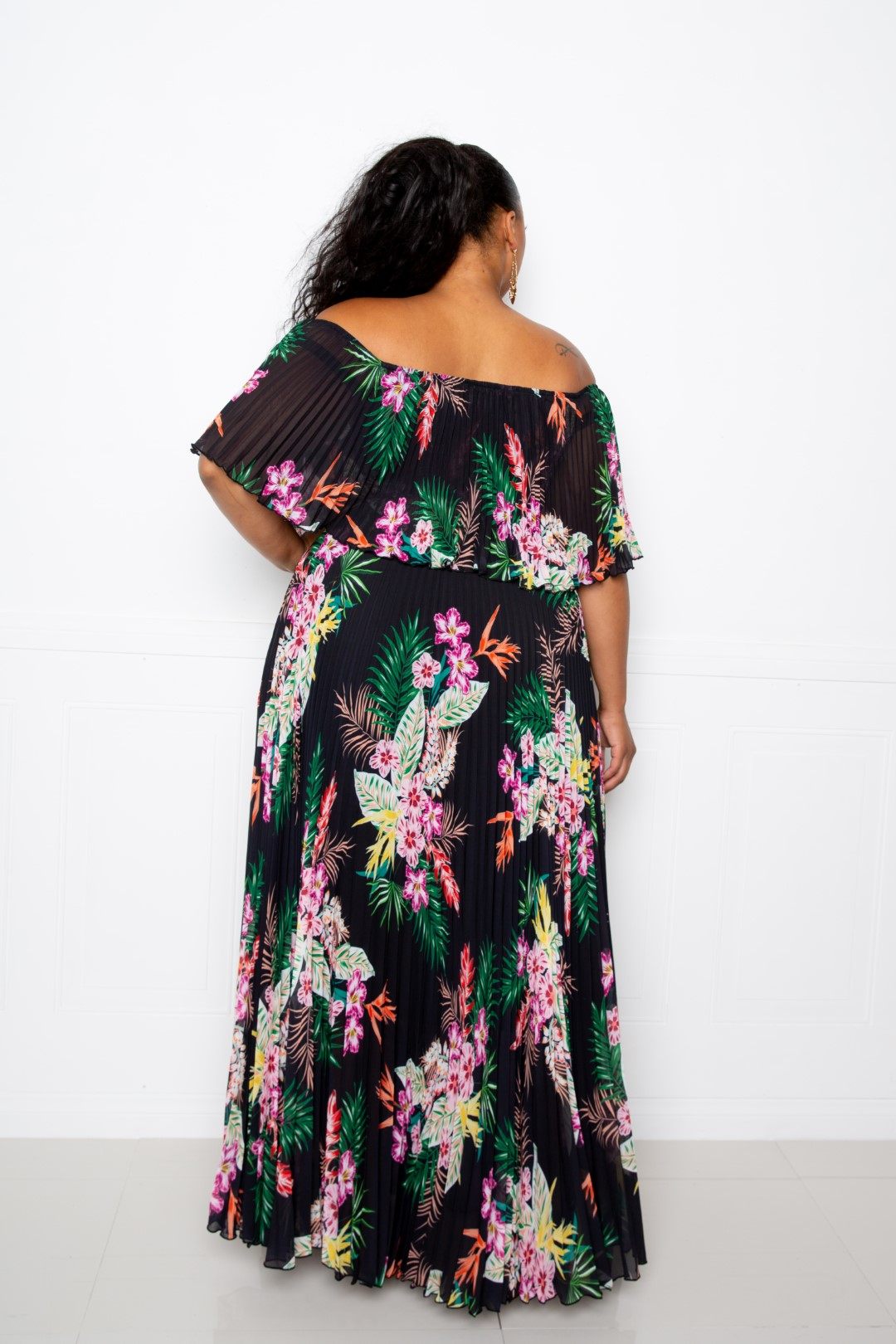 Women's Tropical Printed Off Shoulder Pleated Plus Maxi Dress (2X Only)