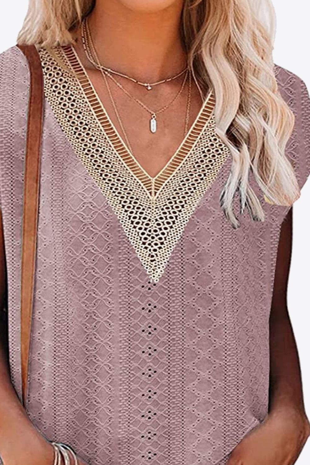 Women's Eyelet Contrast V-Neck Tee