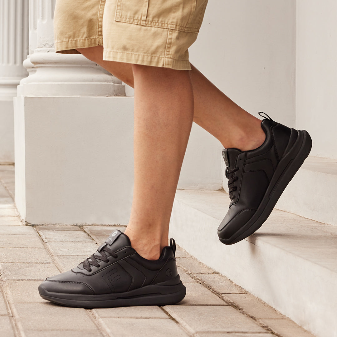 Men's FitVille Men's BriskWalk Deluxe Lace-up Business Casual Sneaker