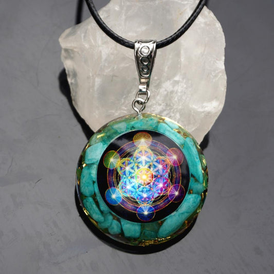 Ogan Pendant Natural Crystal Seven Chakra Epoxy Pendant Malachite Gravel