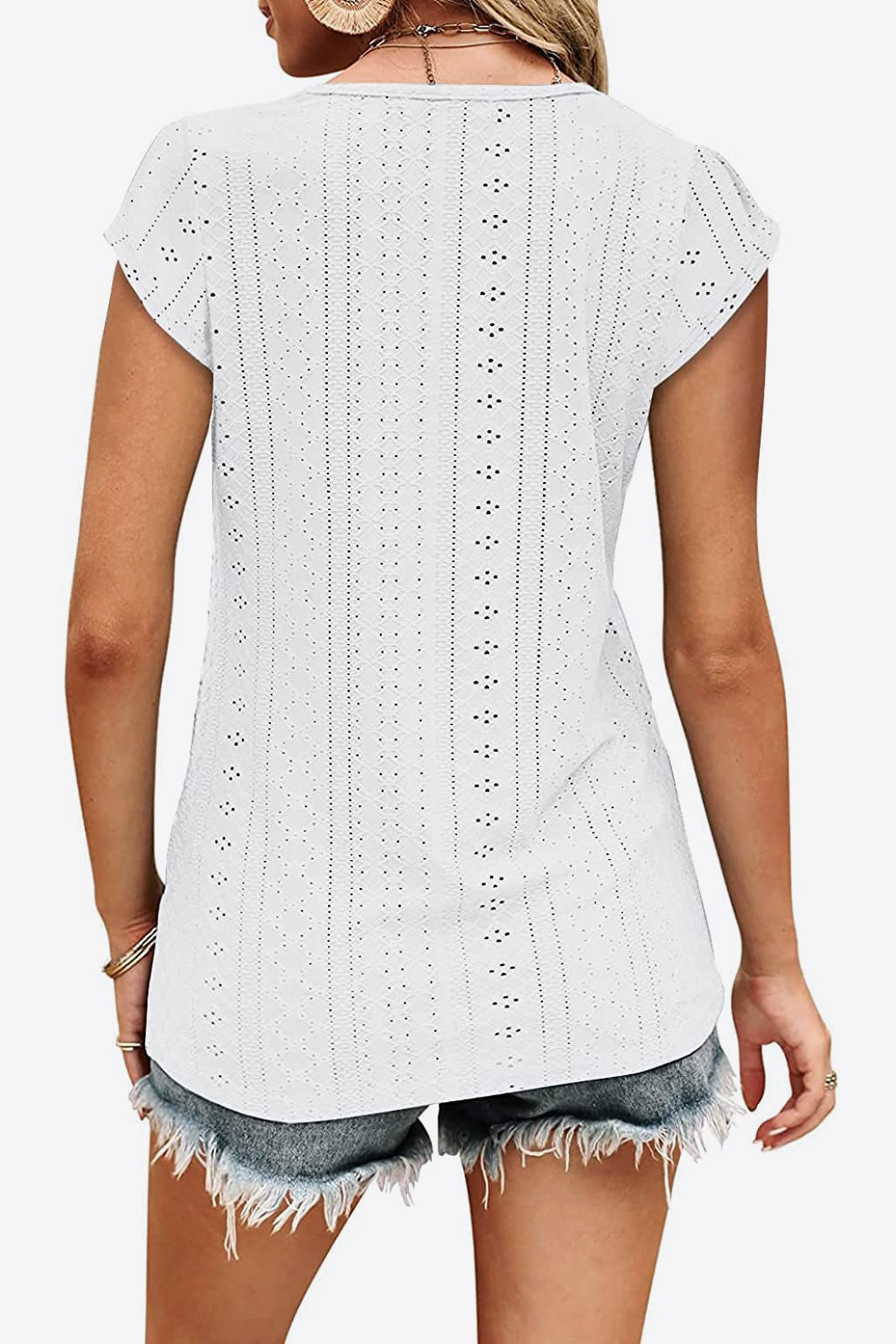 Women's Eyelet Contrast V-Neck Tee