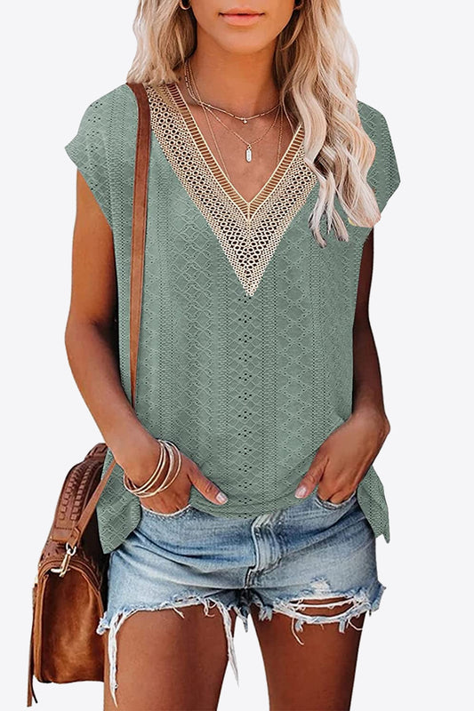 Women's Eyelet Contrast V-Neck Tee
