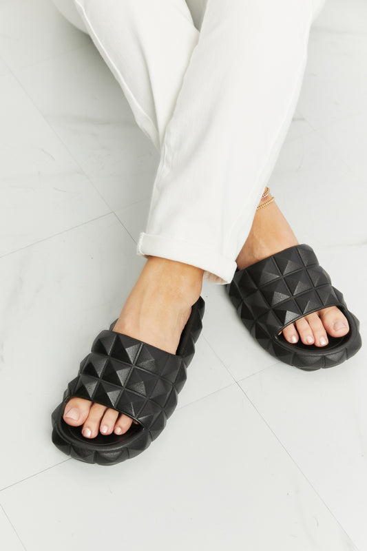 Women's Legend Let's Chill 3D Stud Slide Sandal