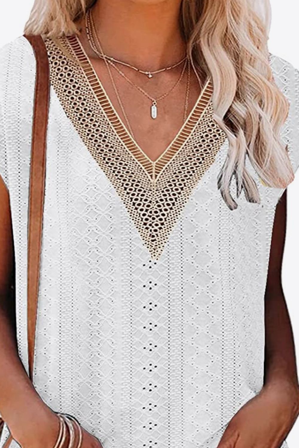 Women's Eyelet Contrast V-Neck Tee