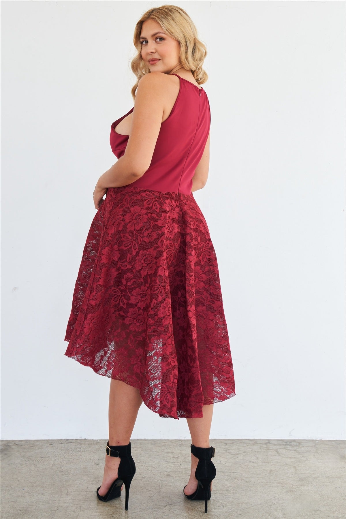 Women's Plus Size Cabernet Square Neckline Hi-low Floral Lace Maxi Dress (XL Only)